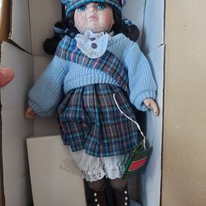 House Of Lloyd Xmas Around World Porcelain Doll Brand New In Box